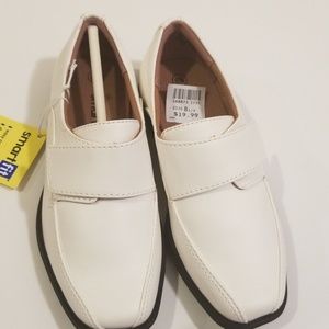 White smartfit 8.5c  shoes